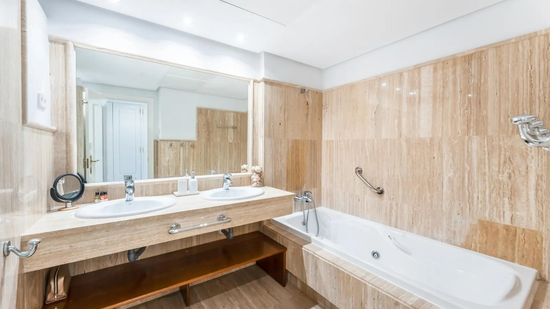 Palm Beach Beachfront Μαρμπέλλα Διαμέρισμα
