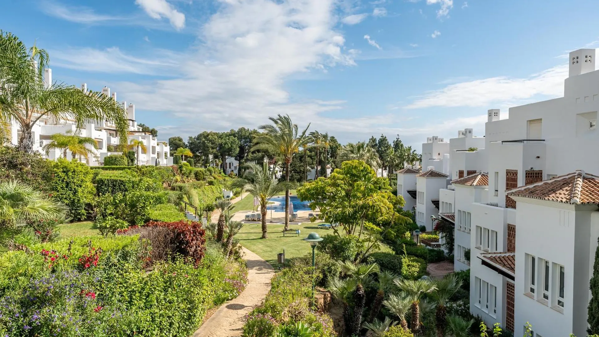 Palm Beach Beachfront Μαρμπέλλα