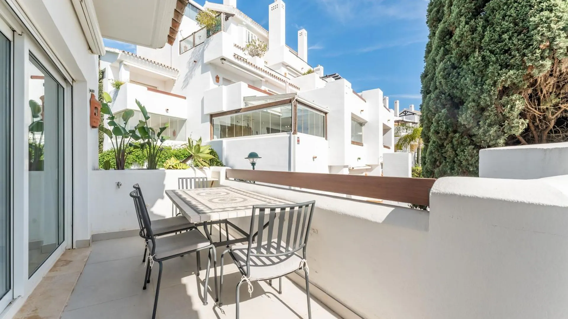 Palm Beach Beachfront 마르베야 아파트